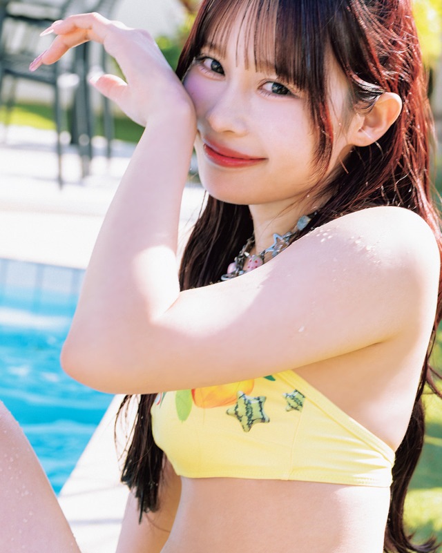 お気に入りカット『CANDY TUNE 村川緋杏 1st写真集 the Bibian』（宝島社）