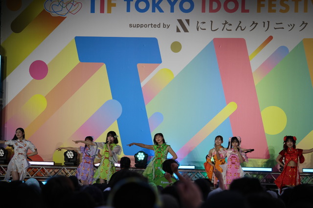 【TIF2026】エビ中、ライブ定番曲で大盛り上がり！「今日のライブで一番熱く」