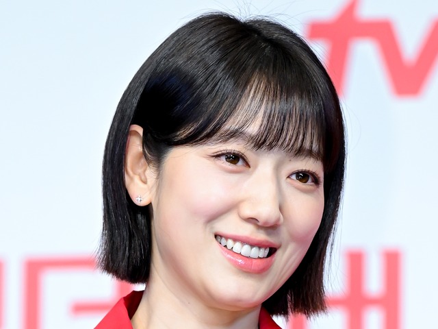 2人目は女の子？“ヨン様”と旅行も目撃された妊娠中の女優パク・シネ、近況写真に推測多数