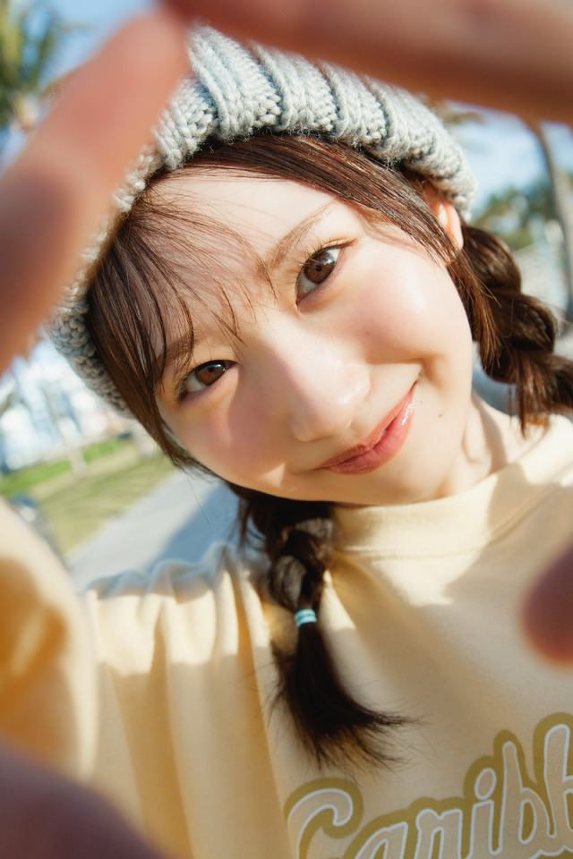 （C)日向坂46 藤嶌果歩 1st写真集『果実の歩幅』／集英社　撮影：菊地 泰久