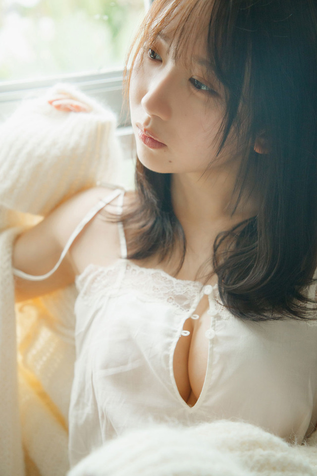 （C)日向坂46 藤嶌果歩 1st写真集『果実の歩幅』／集英社　撮影：菊地 泰久