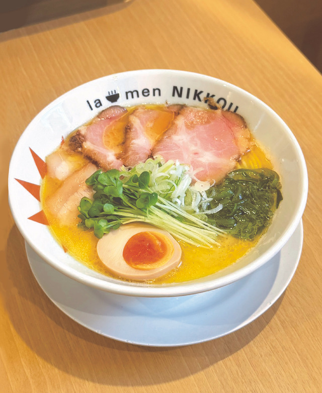 【ラーメンにっこう】初出店・東武限定鶏白湯ラーメン～イタリア産白トリュフオイル～　イートイン1,600円(1杯)