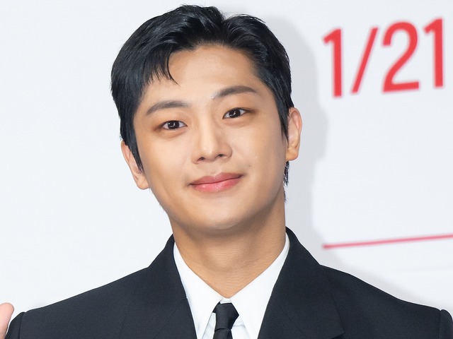 『愛の不時着』“イケメン北朝鮮兵”でブレイク！俳優イ・シニョン、入隊していた…SNSで遅れて報告