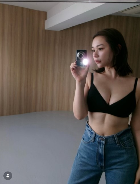 村重杏奈（写真は村重杏奈の公式インスタグラムから）※所属事務所に許諾を得ています