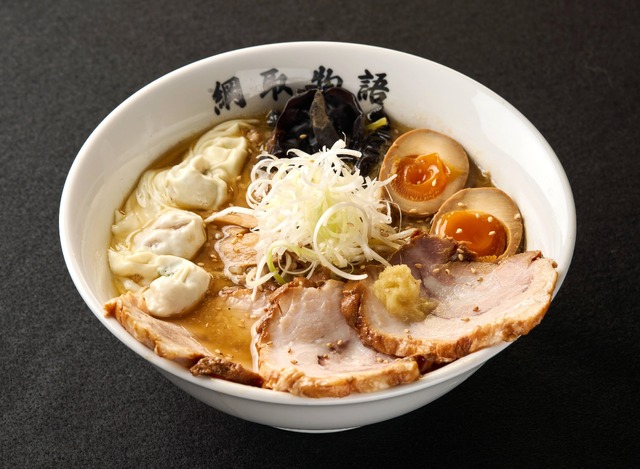 【麺部屋 綱取物語】綱取味噌味玉チャーシューわんたん麺イートイン 1,701円(1杯)〈各日数量限定〉
