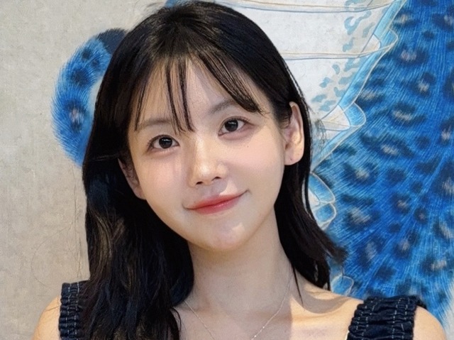 もちもちボリュームがたまらない…レイナ、一段と成熟したスイムウェア姿に心奪われる