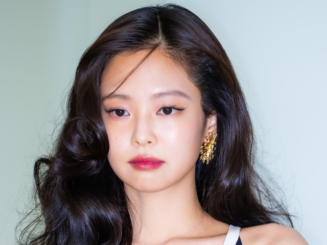 “ポロリ動画”騒動だけじゃなかった　BLACKPINK・ジェニー、日本で迎えた「最後のフェス」は波乱の一日に