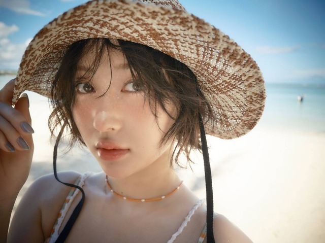 志田愛佳 写真集『MORE』（GーSTYLE）