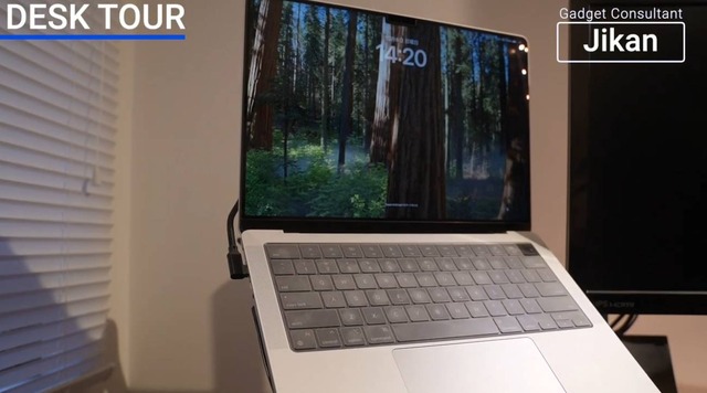 ノートPCを天板の外に「浮かせる」ことで作業スペースを確保（C）ガジェコン!-ガジェット&コスパコンサル-