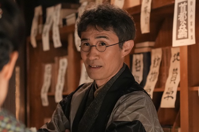 書店の店主・本田役／川島潤哉（C）NHK
