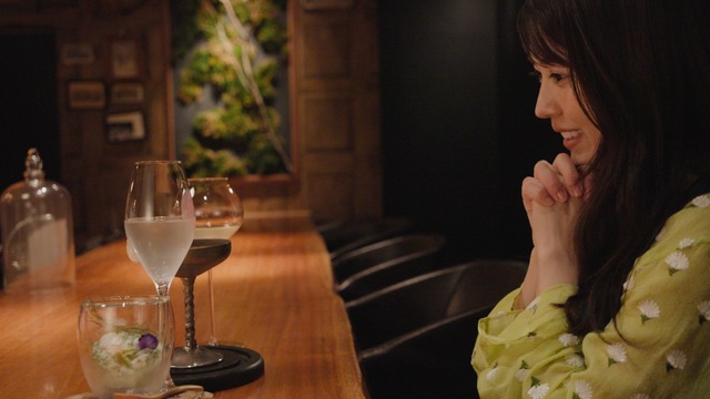 有村架純、赤坂で“通”な大人の過ごし方を探索！冷しみたらしや坐禅を体験