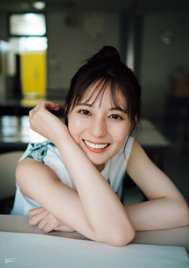 小坂菜緒　B.L.T.10月号（東京ニュース通信社）