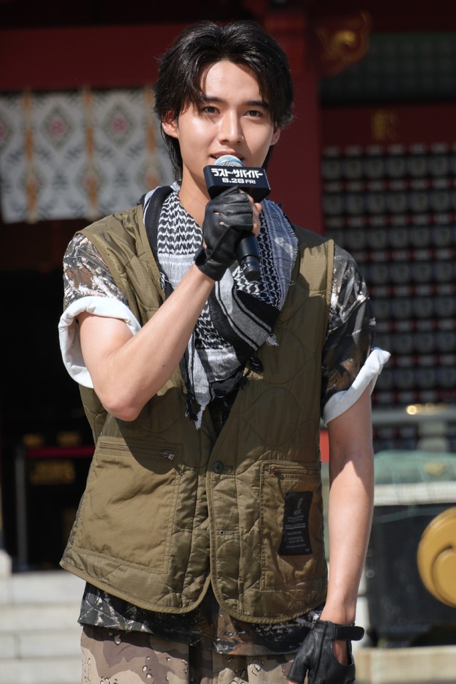 藤岡真威人【撮影：小宮山あきの】