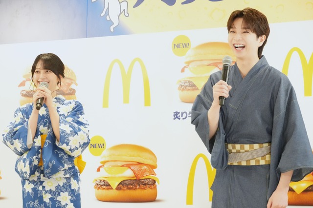 佐々木舞香、塩﨑太智【撮影：小宮山あきの】