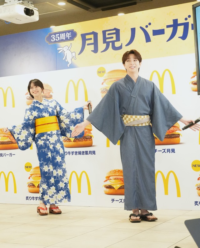 佐々木舞香、塩﨑太智【撮影：小宮山あきの】