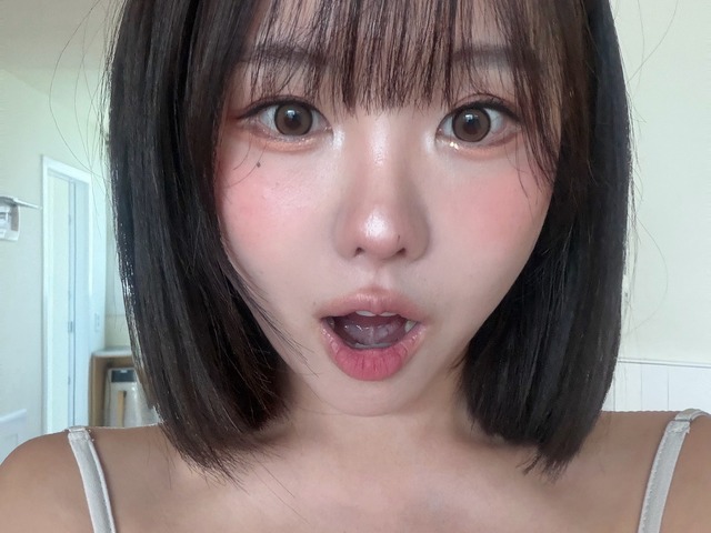 アンダーブーブも大胆に、夫がブチ切れても韓国インフルエンサーが露出度の高い服を着るのをやめないワケ