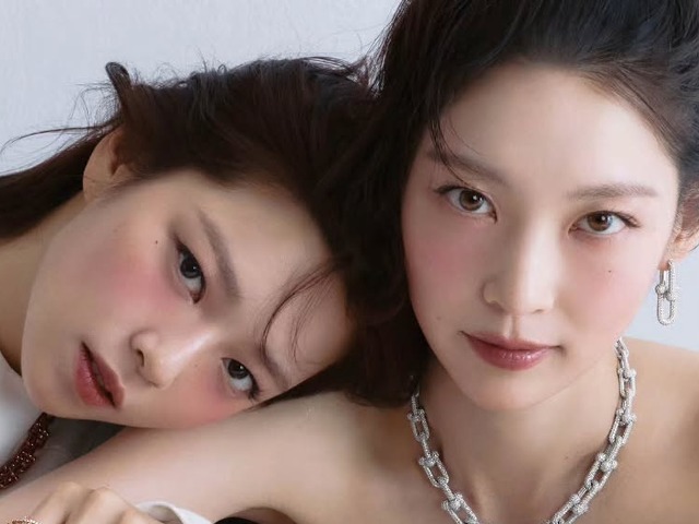 「圧倒的な“強DNA”」TWICEジョンヨン、姉コン・スンヨンとの初2ショット撮影ビハインドカット公開