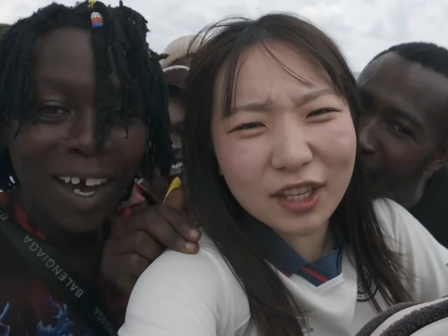 複数の黒人男性に体をまさぐられてキスもされ…「本当に最悪」韓国人女性ユーチューバーの動画が話題