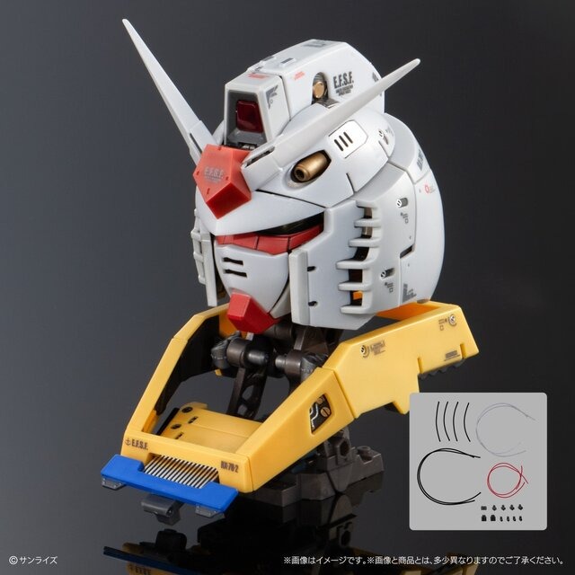 「ガンダム」1回1,850円の高級ガシャポン！コクピットまで作り込まれた「バストアップモデル」が2次予約―内部にはアムロの姿も