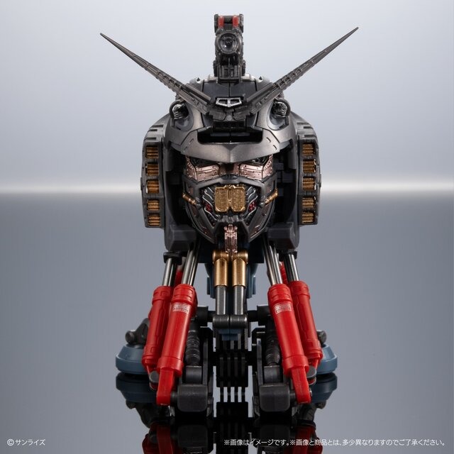 「ガンダム」1回1,850円の高級ガシャポン！コクピットまで作り込まれた「バストアップモデル」が2次予約―内部にはアムロの姿も