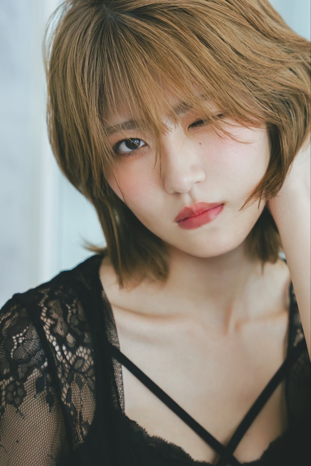 若月佑美　作品集『FIRST EGOISM』