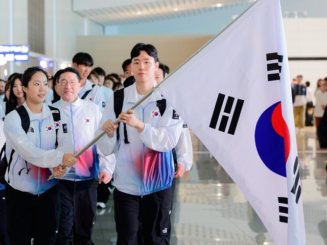 日本に到着早々まさかの“足止め”…韓国選手団、大型国旗を掲げられず　旗竿を外す提案もNO