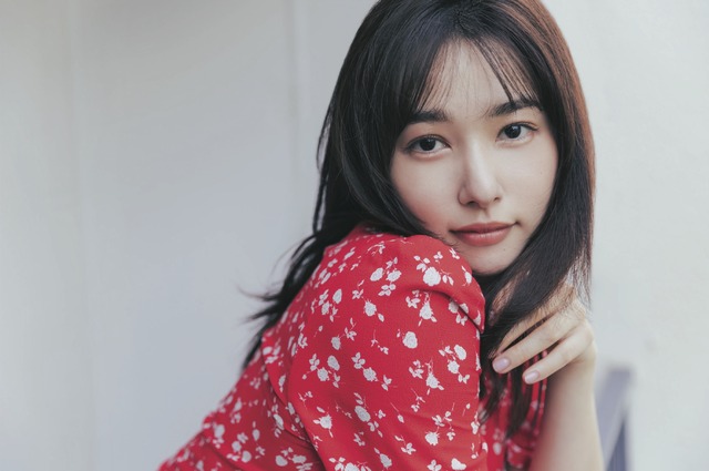 「桜井日奈子2027カレンダーブック」（東京ニュース通信社刊）