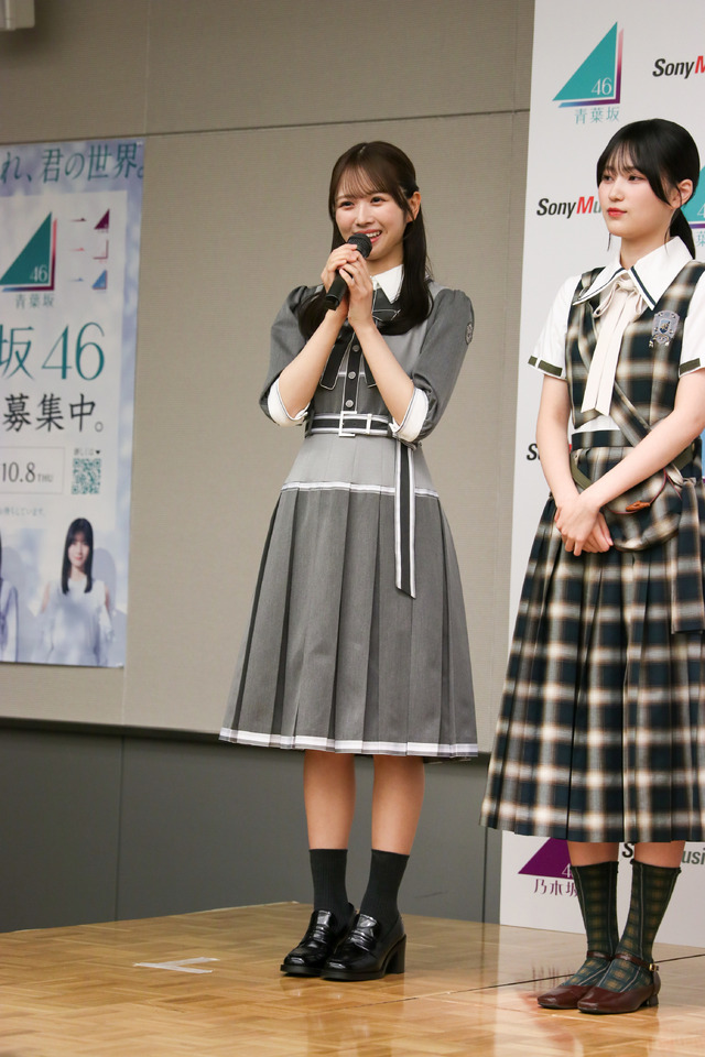 （左から）日向坂46・上村ひなの、櫻坂46・的野美青【撮影：平木昌宏】