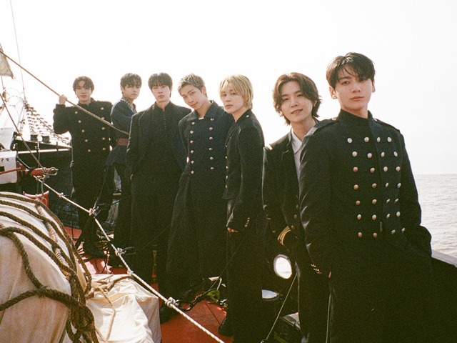 BTS、米授賞式「VMAs」で主要賞「今年の楽曲」受賞！K-POP部門外でトロフィー獲得の快挙