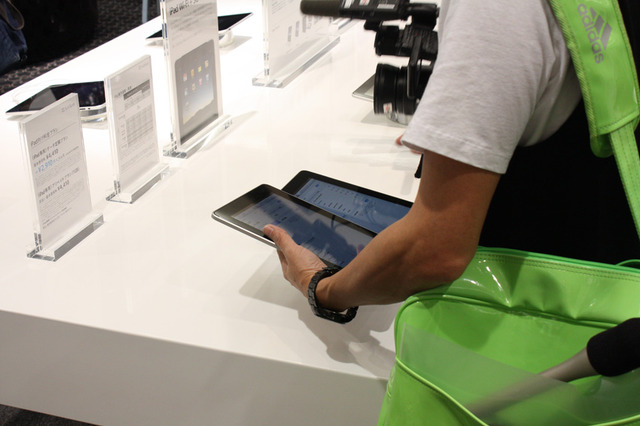 iPad日本発売開始の様子