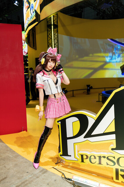 久慈川りせ『ペルソナ４ リバイバル』／えなこ（X：@enako_cos）