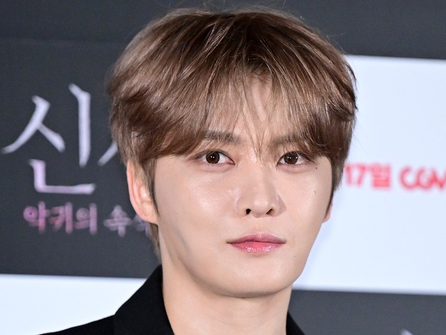 日本の豪邸で休む暇もない？ジェジュン、海外を飛び回る“多忙な日常”公開「空港からそのまま撮影へ」