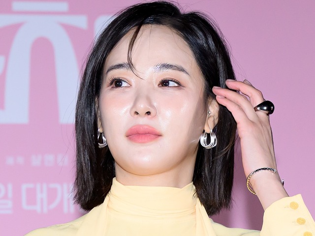 G-DRAGONと何度も熱愛説が浮上した元韓国アイドル、思わぬ“屈辱2連発”…常連サロンでまさかの扱い