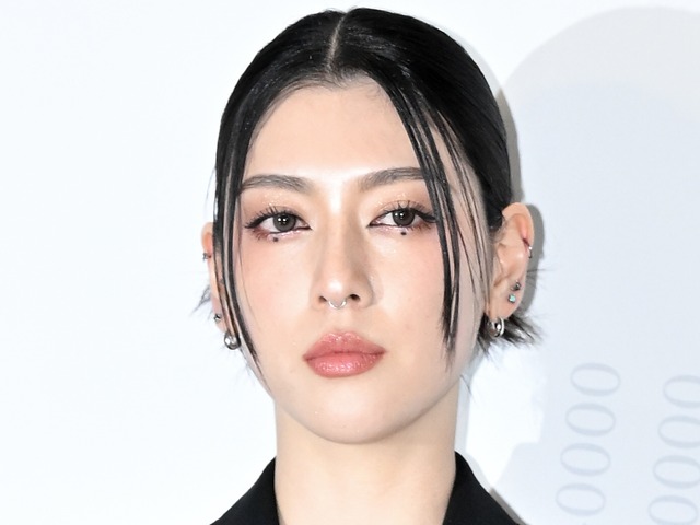 ベッドシーンに続き…三吉彩花、高校生まで父親と入浴の過去が韓国で話題「ギャップがすごい」