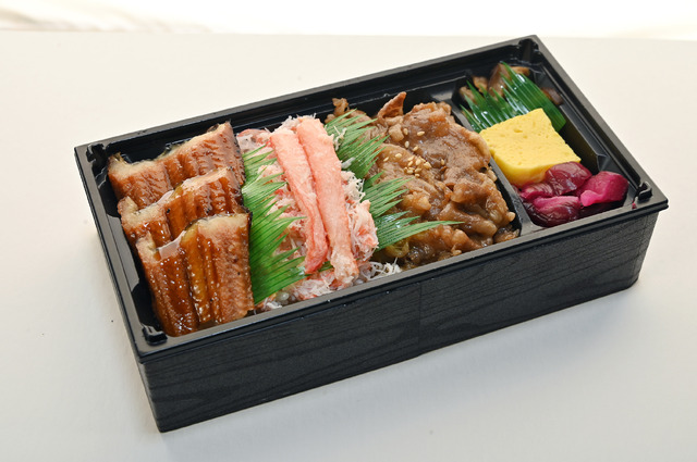 【山鳥】初出店・東武限定品・実演「欲ばり3種オリーブ牛弁当」2,484円(1折)