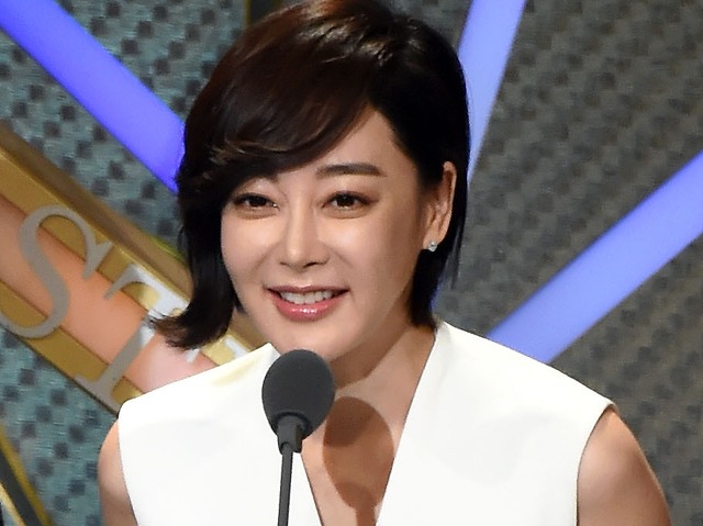 「服がいやらしすぎる」露出ファッション論争に美人韓国女優が回答「肉がはみ出るほうが…」