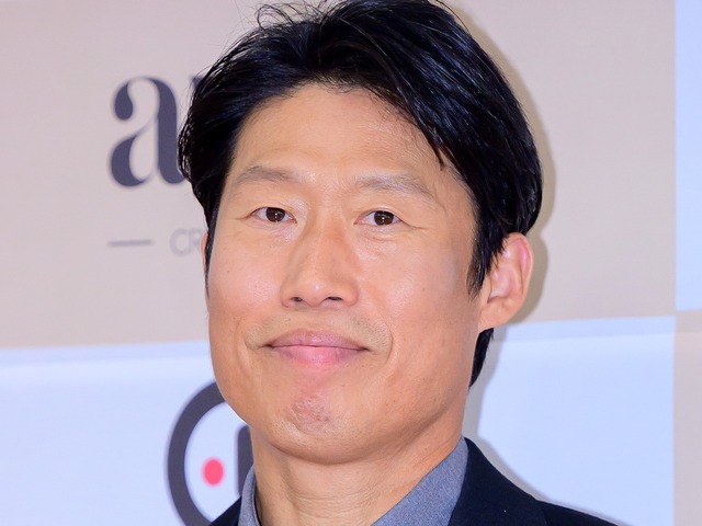 保守団体が自宅前で抗議まで…俳優ユ・ヘジン、主演映画めぐる歴史歪曲論争が拡大　所属事務所が対応へ【全文】