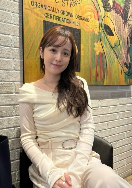 （写真は久慈暁子公式Instagramから）※所属事務所に掲載許諾をもらっています