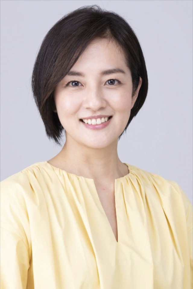 鈴木奈穂子アナウンサー『第76回NHK紅白歌合戦』（C）NHK