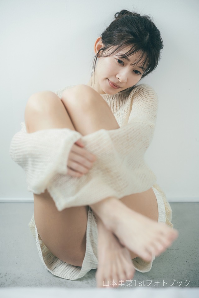 山本里菜　フォトブック『りな、です』©東京祐／講談社