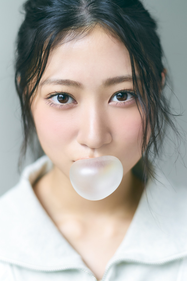 乃木坂46・6期生グラビア企画「Nogizaka Colors」第8弾、川端晃菜が登場！