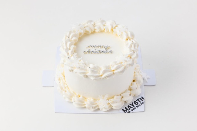 〈MAY6TH〉White Christmas (ホワイトクリスマス) 5,940円 約径12.5cm、高さ8cm【限定数200】酒不使用　©2026 glimmer globe Harada Atsuko