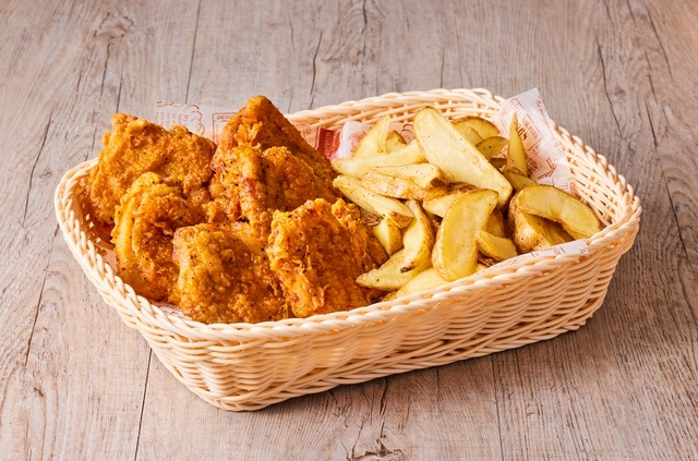 フライドチキンを盛り合わせた商品イメージ