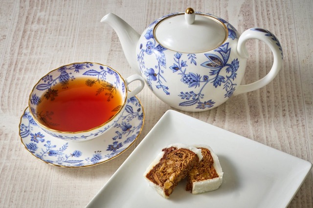 1階「ティーラウンジ」 紅茶とシュトーレンのペアリングセット