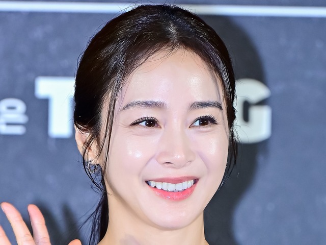 “韓国で最も美しい女優”たる所以！キム・テヒ、久々の公式イベントで見せた優雅さにうっとり