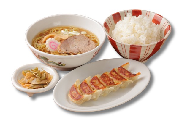 餃子（6個入り）＆中華そば（ハーフ）セット 900円（税込990円）