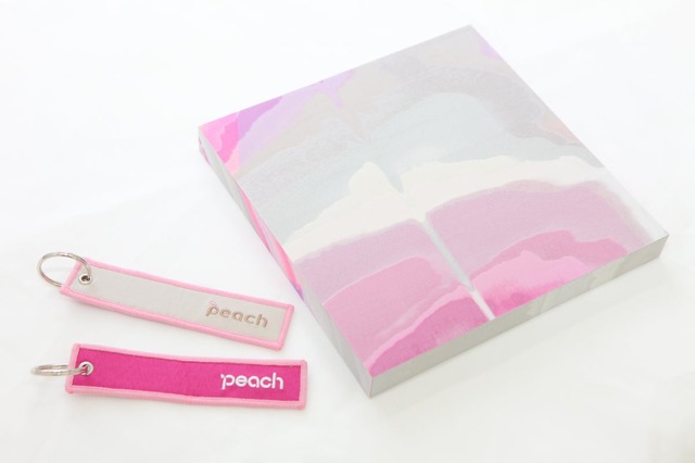 Peach Memorial Canvasとアップサイクルフライトタグ