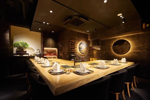 六本木 鮨悠の店内