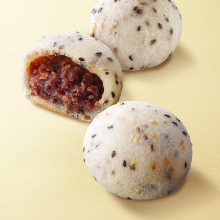 2026年産新小豆を使った「はかりパン ごまもっち」