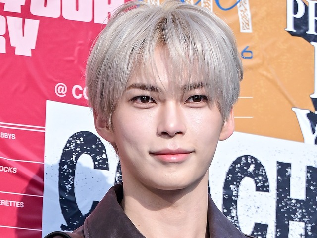 ZB1ソン・ハンビン、ハイトーンヘアで“王子様ビジュ”炸裂！爽やか秋ルックでイベントに出席